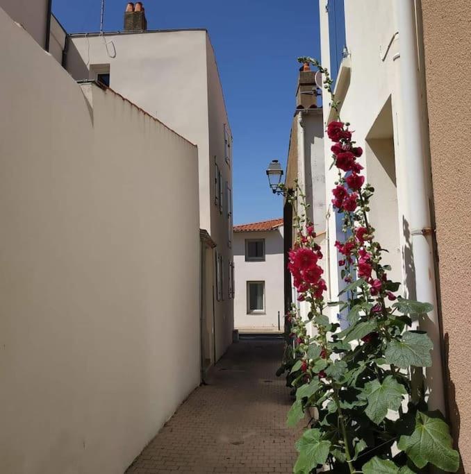Le Cosy T2 Hypercentre ! Parking Inclus Et La Plage A 2 Min ! Les Sables-d'Olonne Luaran gambar