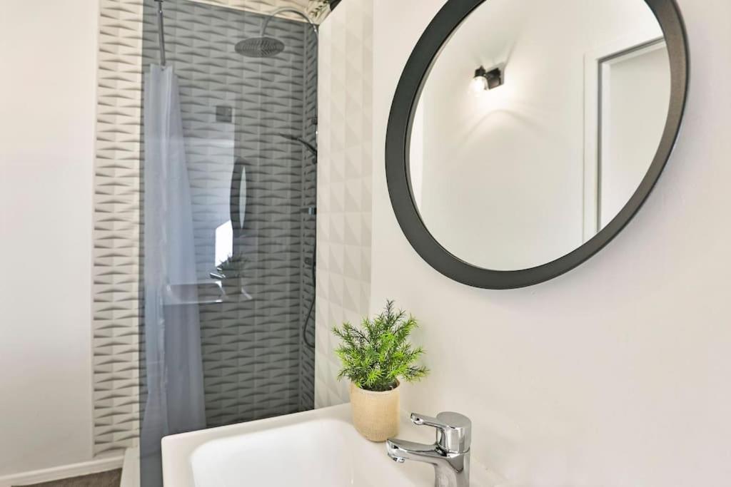 Le Cosy T2 Hypercentre ! Parking Inclus Et La Plage A 2 Min ! Les Sables-d'Olonne Luaran gambar